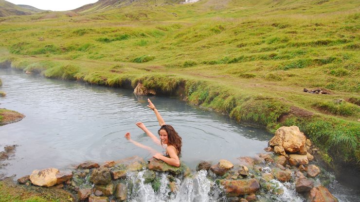 Baden in heissen Quellen auf der Insel Island
