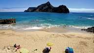 Ein Sandstrand auf der Insel Porto Santo